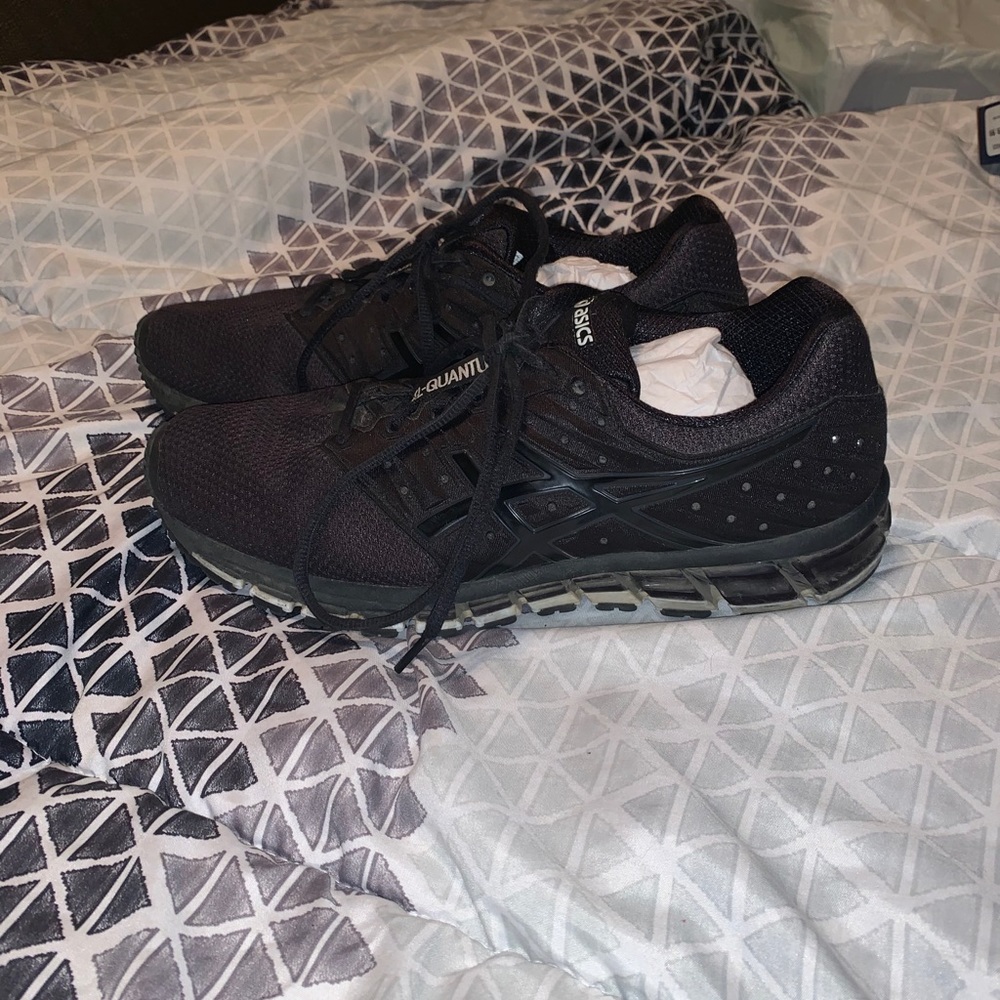 ASICS - Picture 4 of 12